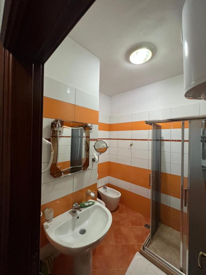 Bujtina Shqiptare Hotel Tiranë Ngoại thất bức ảnh